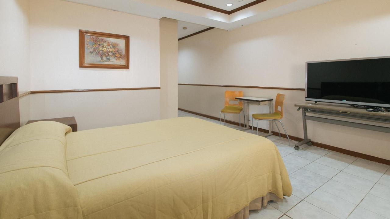 Garden Plaza Hotel Manila Exterior foto
